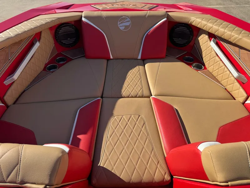 Slide: The Image of Tigé 22RZX 2023 - 19