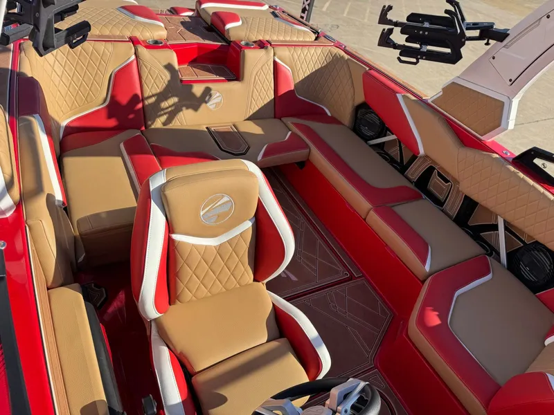 Slide: The Image of Tigé 22RZX 2023 - 22