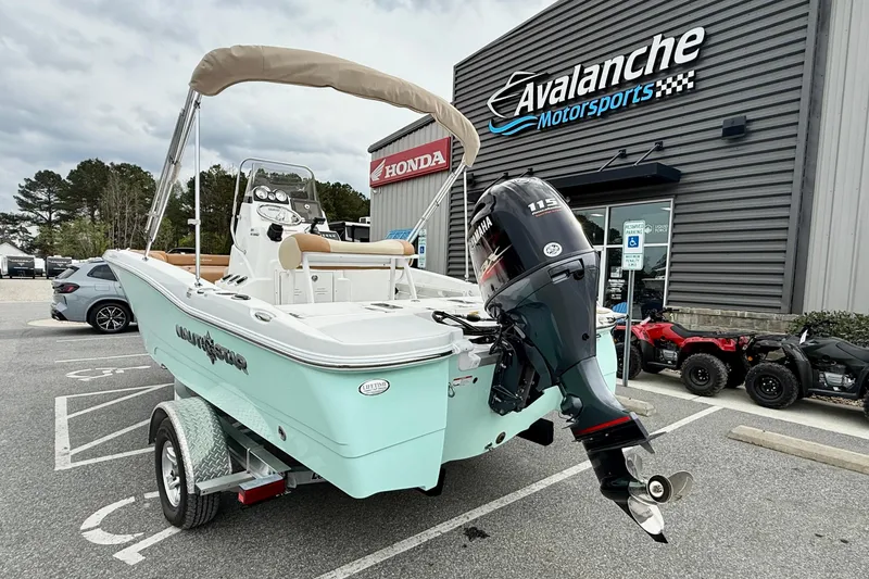 Slide: The Image of 2025 NauticStar 191 Hybrid boat at Avalanche Motorsports dealership. - 9