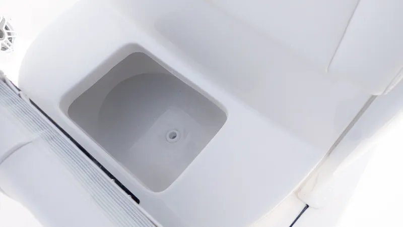 Slide: The Image of Tidewater 232 LXF 2026 - 24