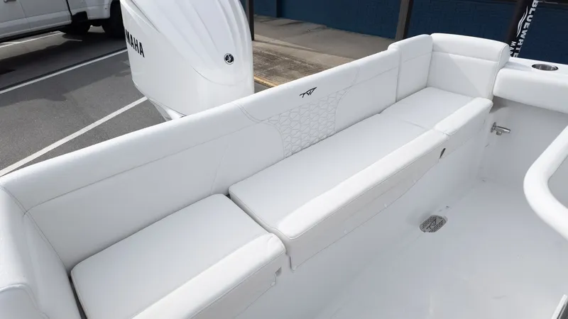 Slide: The Image of Tidewater 232 LXF 2026 - 8