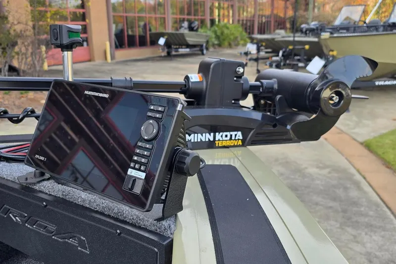 Slide: The Image of 2026 Tracker Targa V-19 Combo boat with Minn Kota PowerDrive trolling motor. - 7