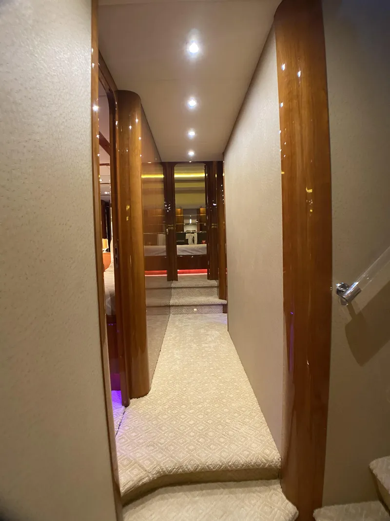 Slide: The Image of Azimut 85 Ultimate 1999 - 55