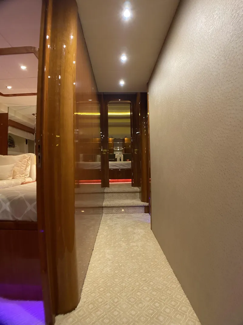 Slide: The Image of Azimut 85 Ultimate 1999 - 56