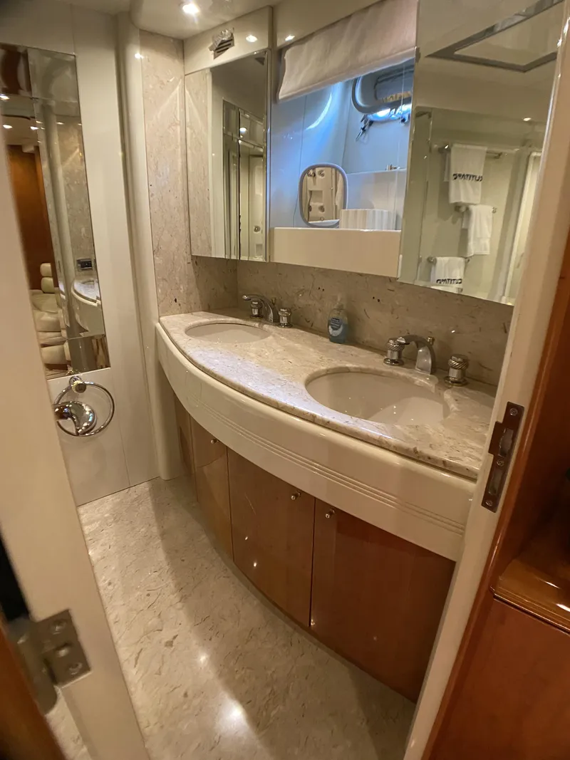 Slide: The Image of Azimut 85 Ultimate 1999 - 60