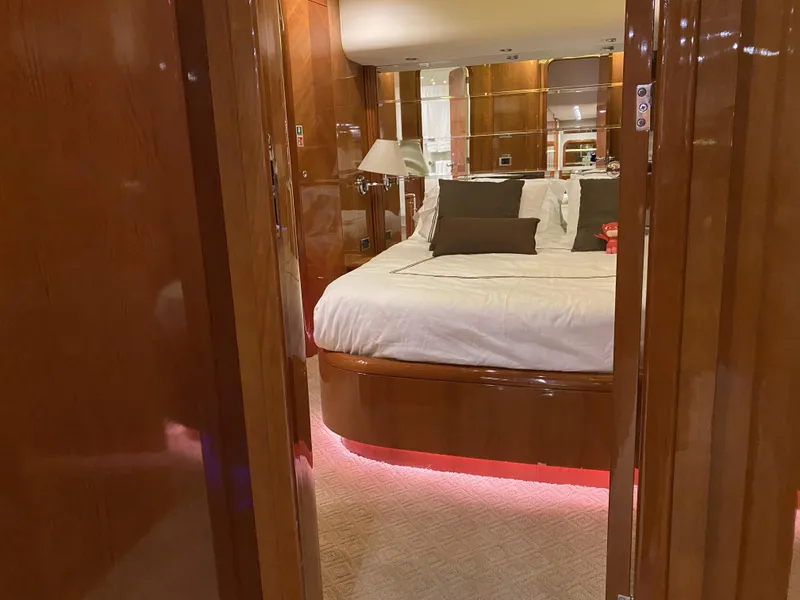 Slide: The Image of Azimut 85 Ultimate 1999 - 65