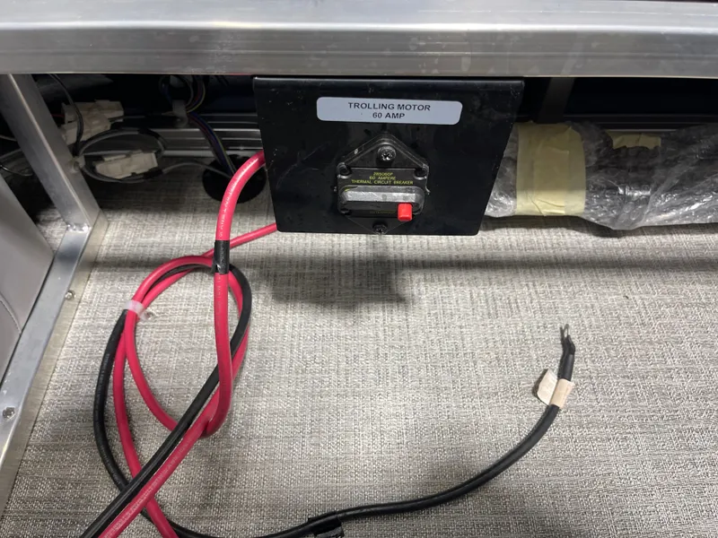 Slide: The Image of Avalon Venture Rear Fish - 21' 2025 - 10