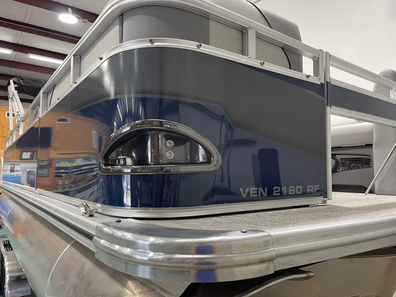 Slide: The Image of Avalon Venture Rear Fish - 21' 2025 - 23