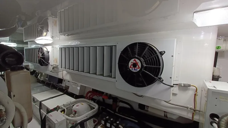 Slide: The Image of Viking 62 Enclosed Bridge 2018 - 65