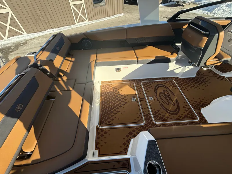 Slide: The Image of Cobalt R31 Surf 2026 - 707