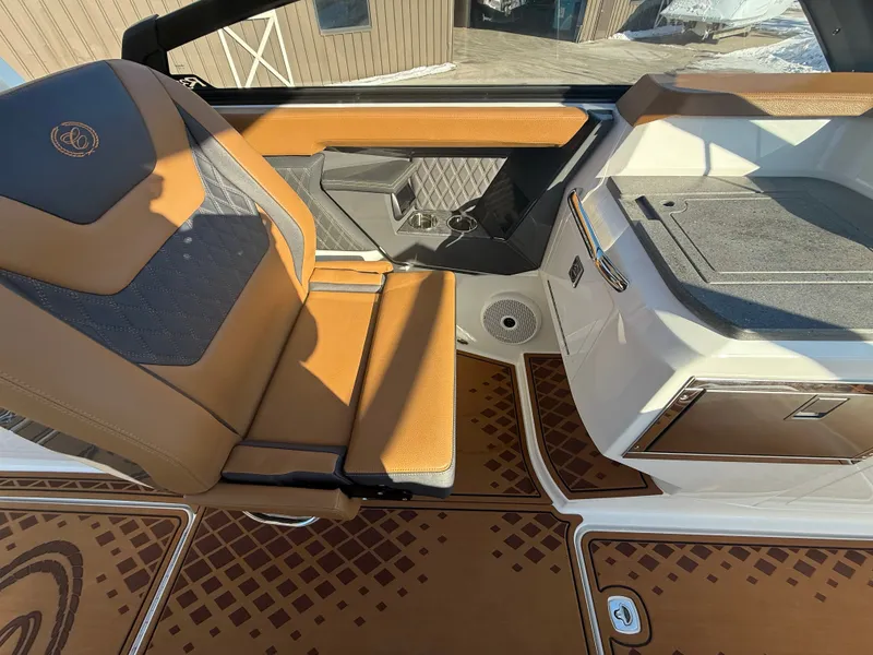 Slide: The Image of Cobalt R31 Surf 2026 - 720