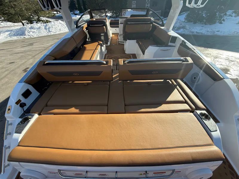 Slide: The Image of Cobalt R31 Surf 2026 - 747