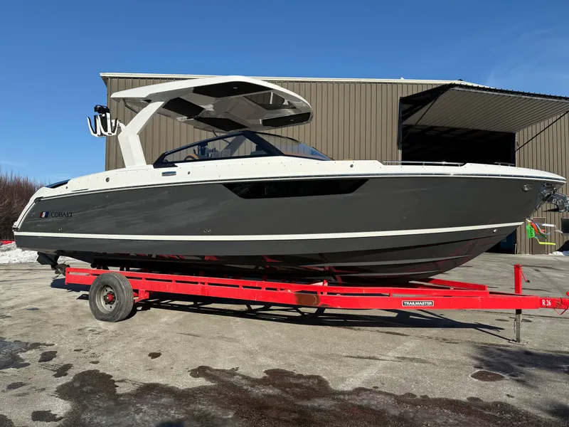 Slide: The Image of Cobalt R31 Surf 2026 - 785