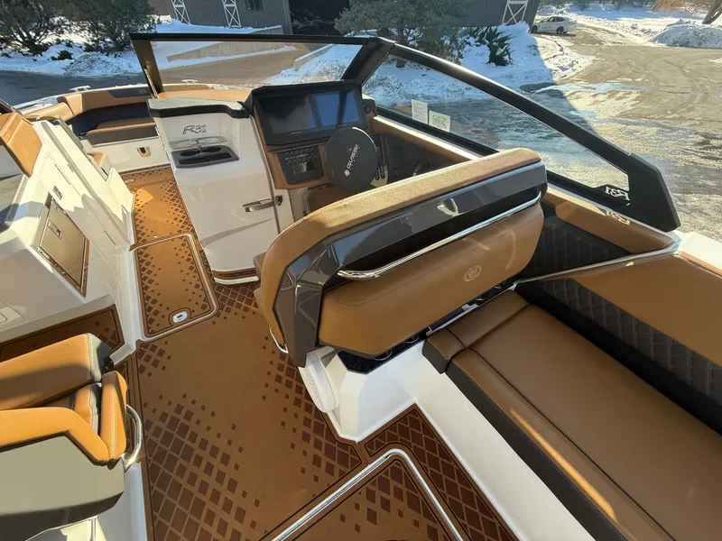 Slide: The Image of Cobalt R31 Surf 2026 - 795