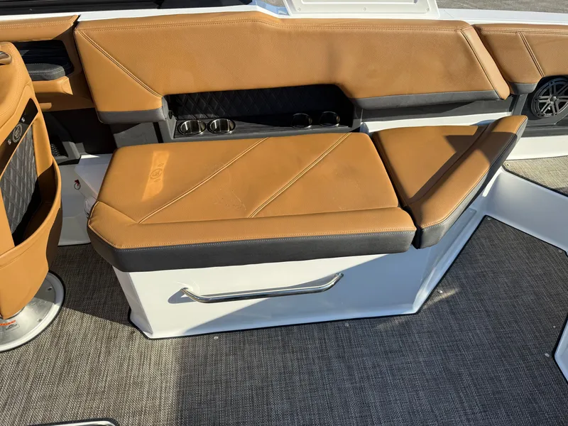 Slide: The Image of Cobalt R8 2026 - 812