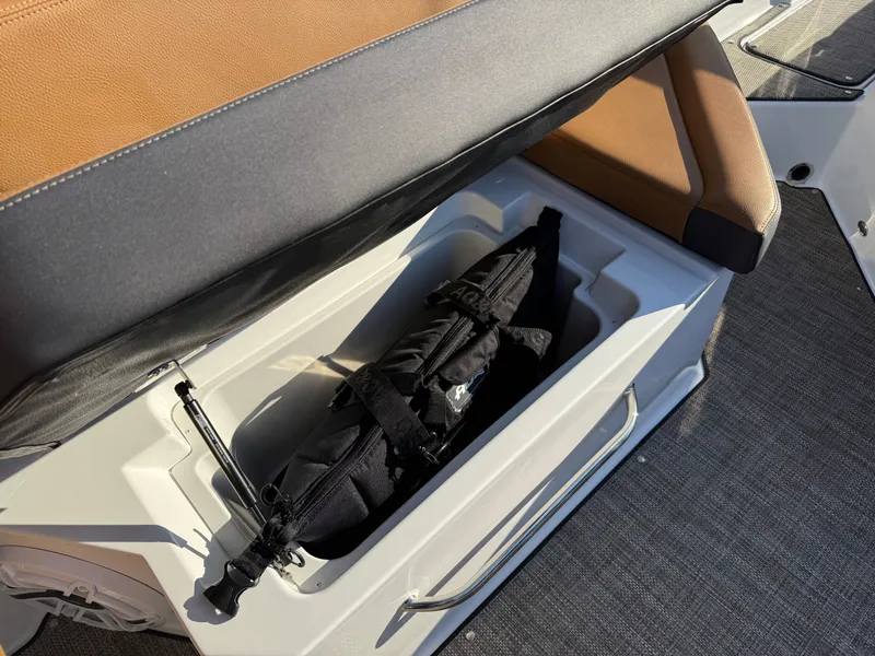 Slide: The Image of Cobalt R8 2026 - 835