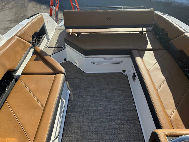 Slide: The Image of Cobalt R8 2026 - 943