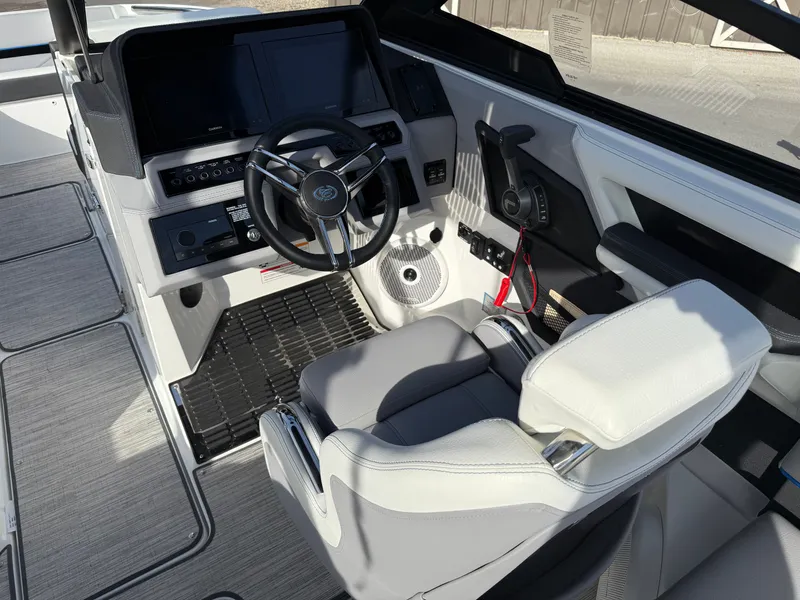 Slide: The Image of Cobalt R8 Surf 2024 - 286