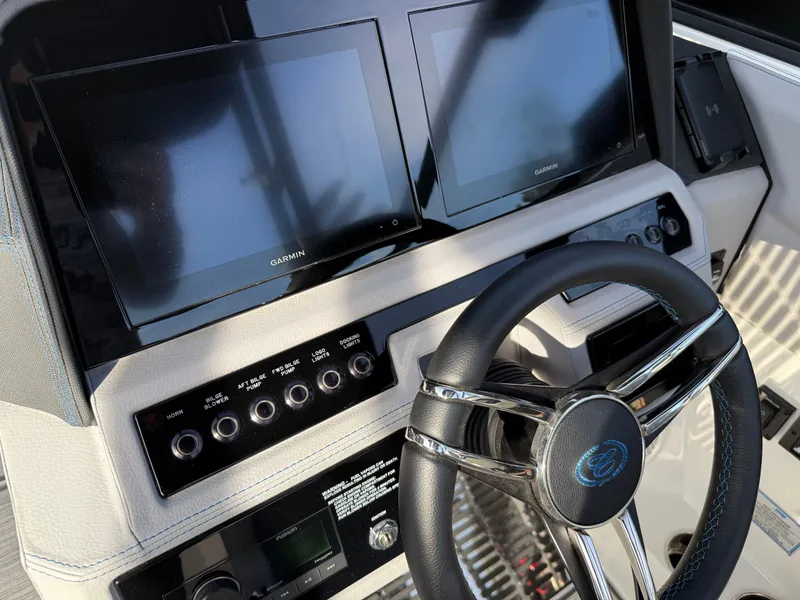 Slide: The Image of Cobalt R8 Surf 2024 - 291