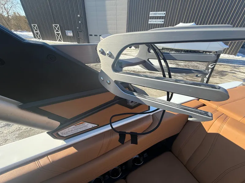 Slide: The Image of Malibu Wakesetter 21 LX 2026 - 653