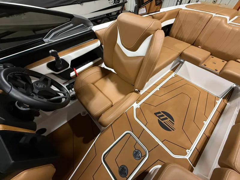 Slide: The Image of Malibu Wakesetter 22 LSV 2026 - 828
