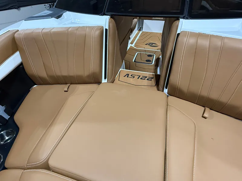 Slide: The Image of Malibu Wakesetter 22 LSV 2026 - 947