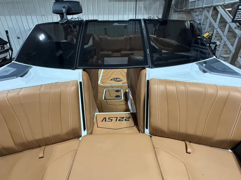 Slide: The Image of Malibu Wakesetter 22 LSV 2026 - 951