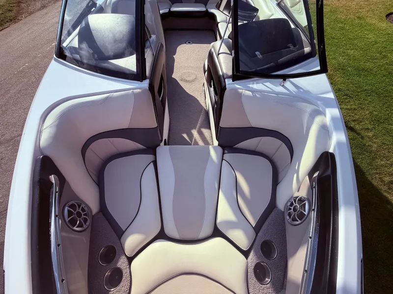 Slide: The Image of Malibu Wakesetter 23 LSV 2013 - 553