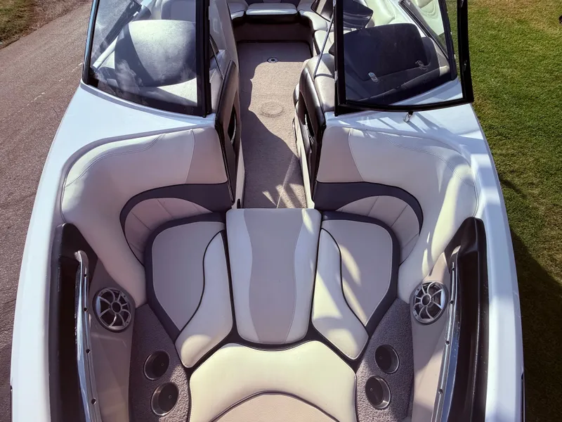 Slide: The Image of Malibu Wakesetter 23 LSV 2013 - 554