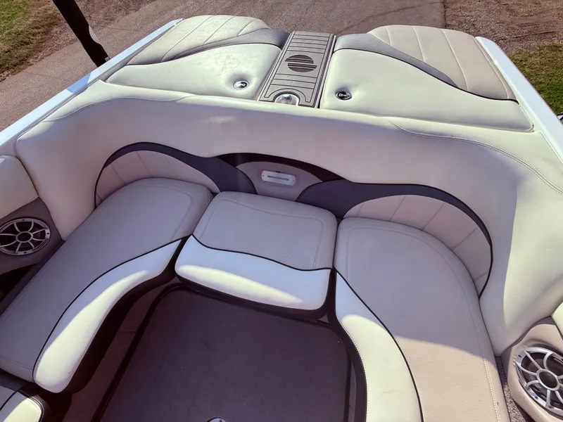 Slide: The Image of Malibu Wakesetter 23 LSV 2013 - 652