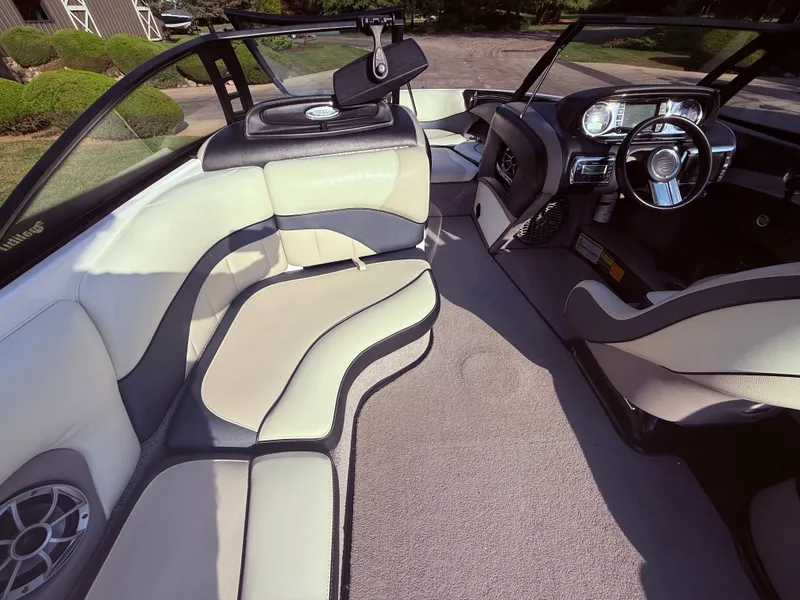 Slide: The Image of Malibu Wakesetter 23 LSV 2013 - 657