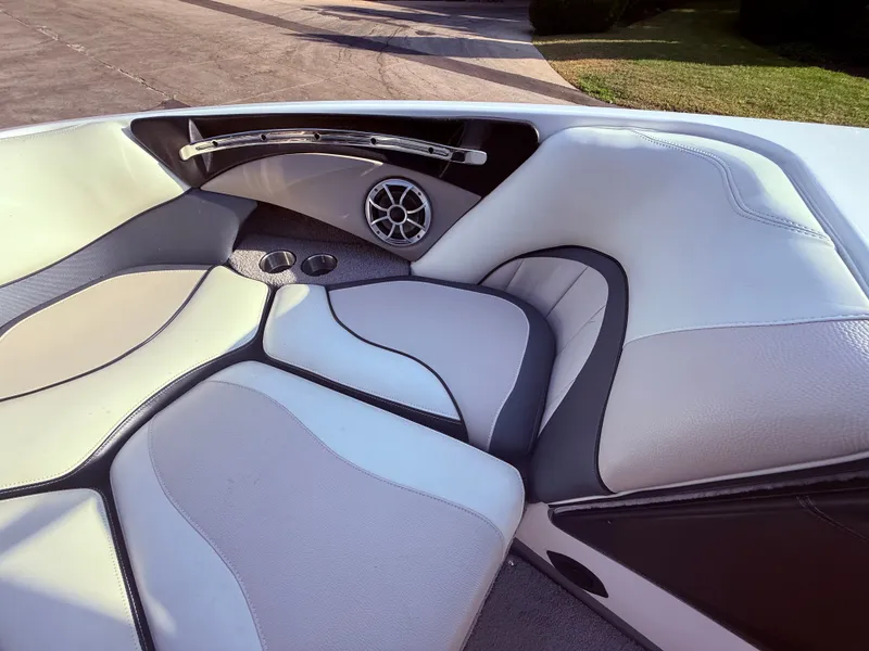 Slide: The Image of Malibu Wakesetter 23 LSV 2013 - 670