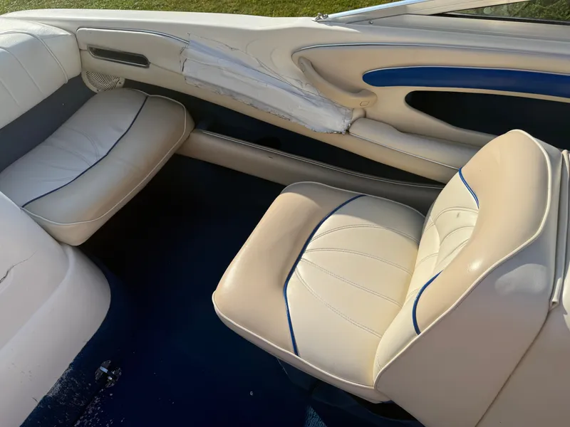 Slide: The Image of Sea Ray 210 1997 - 3