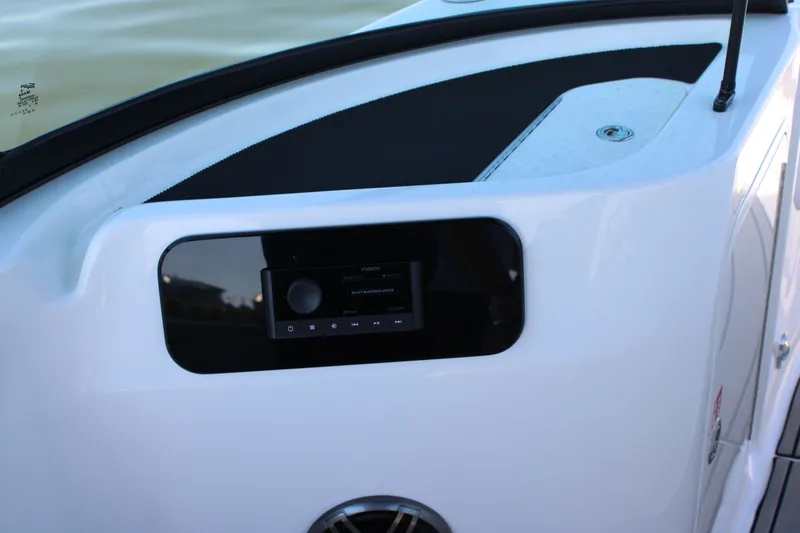 Slide: The Image of Sea Ray SDX 230 Outboard 2026 - 26