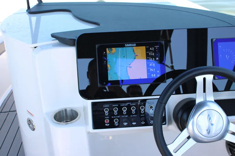 Slide: The Image of Sea Ray SDX 230 Outboard 2026 - 33