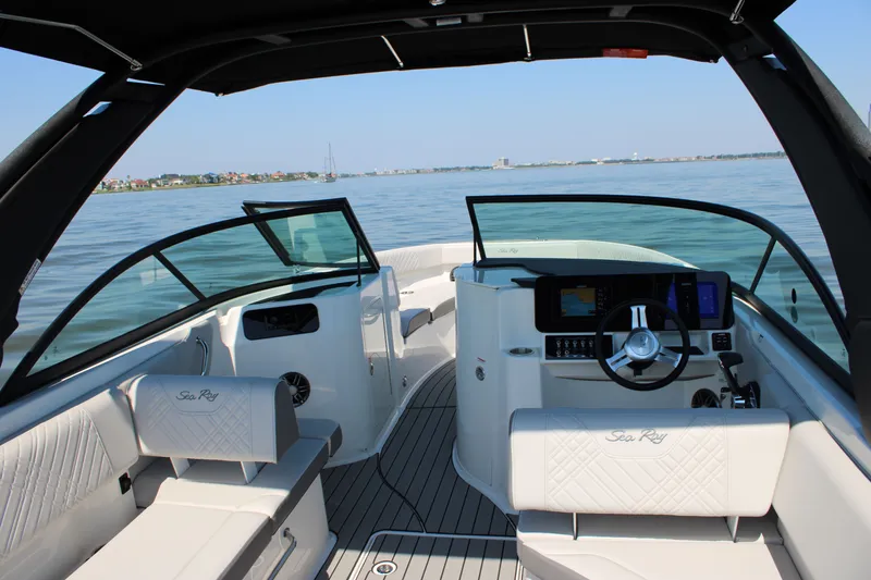 Slide: The Image of Sea Ray SDX 230 Outboard 2026 - 45