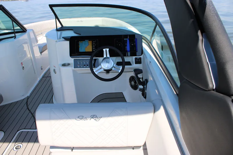 Slide: The Image of Sea Ray SDX 230 Outboard 2026 - 41
