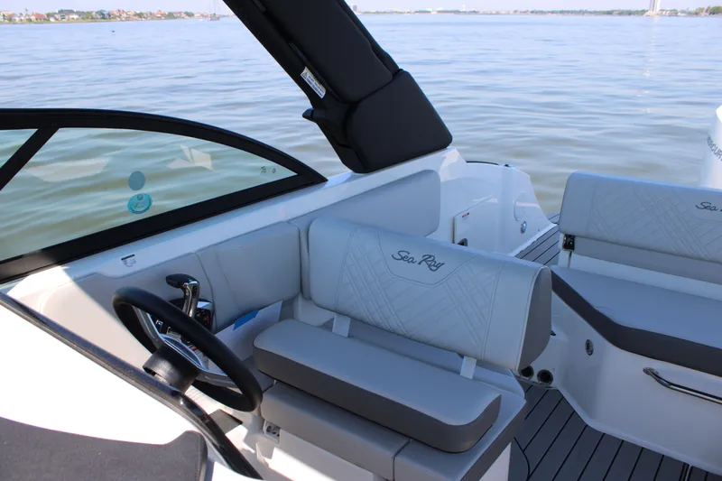 Slide: The Image of Sea Ray SDX 230 Outboard 2026 - 64