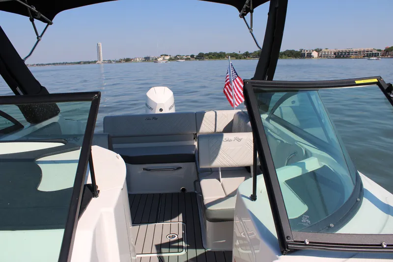 Slide: The Image of Sea Ray SDX 230 Outboard 2026 - 76