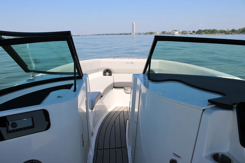 Slide: The Image of Sea Ray SDX 230 Outboard 2026 - 27