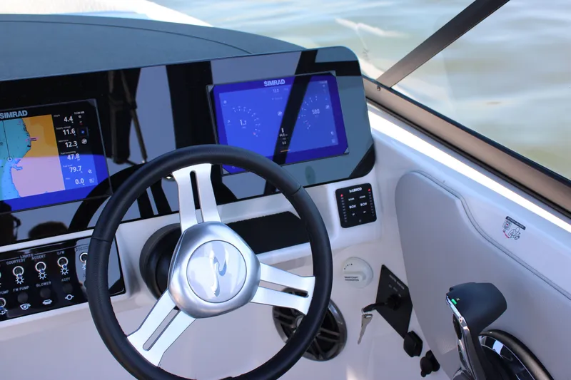 Slide: The Image of Sea Ray SDX 230 Outboard 2026 - 32