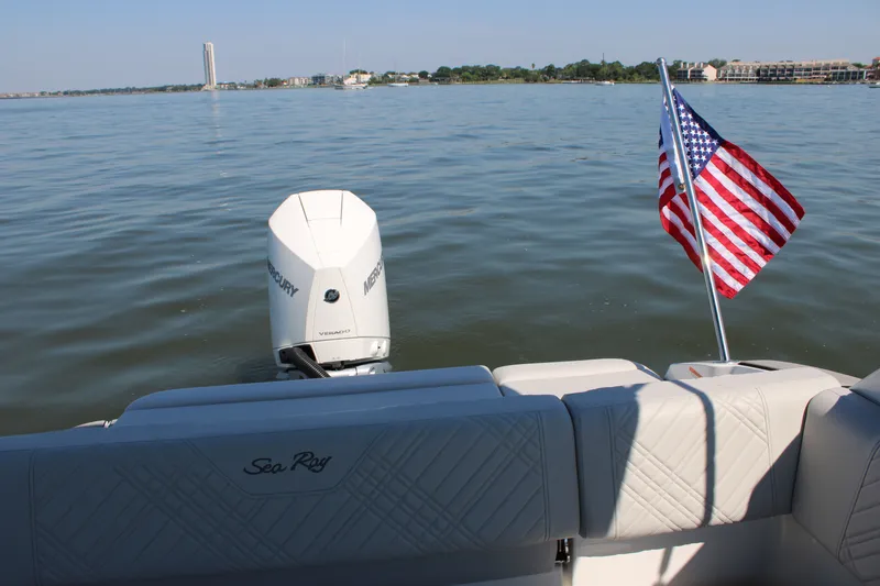 Slide: The Image of Sea Ray SDX 230 Outboard 2026 - 58
