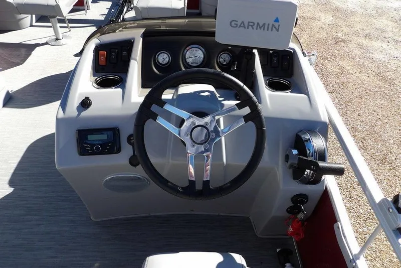 Slide: The Image of Steering console of 2022 Bennington 20 SVF boat with Garmin navigation system. - 27