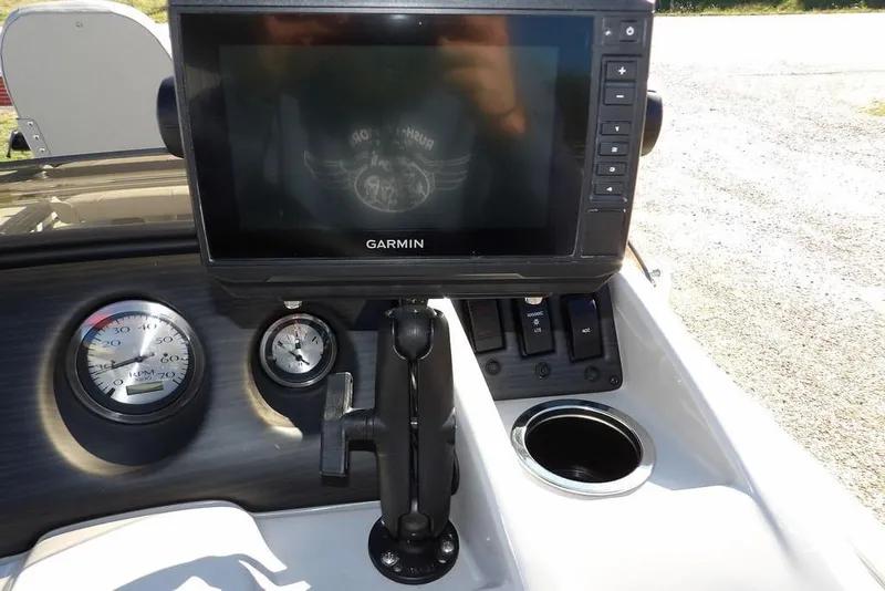 Slide: The Image of Dashboard of 2022 Bennington 20 SVF with Garmin display and gauges. - 37