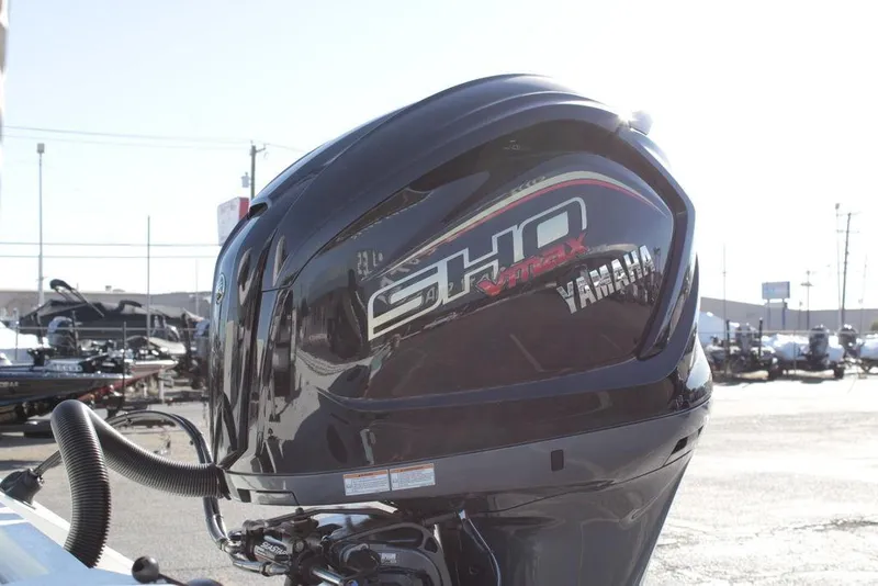 Slide: The Image of Yamaha VMAX SHO outboard motor on Excel Bay Pro Elite 230, 2025 model. - 23