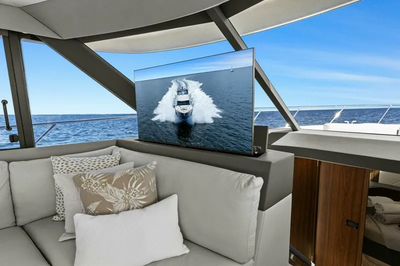 Slide: The Image of 2025 Maritimo M600 - 18