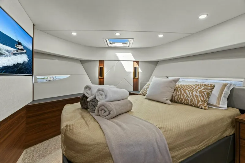 Slide: The Image of 2025 Maritimo M600 - 25