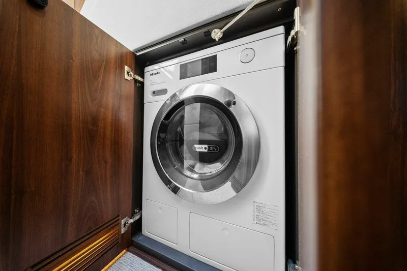 Slide: The Image of 2025 Maritimo M600 - 28