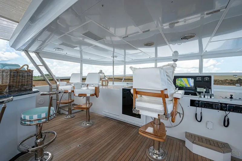 Slide: The Image of Christensen 141 Raised Pilothouse 2000 - 60