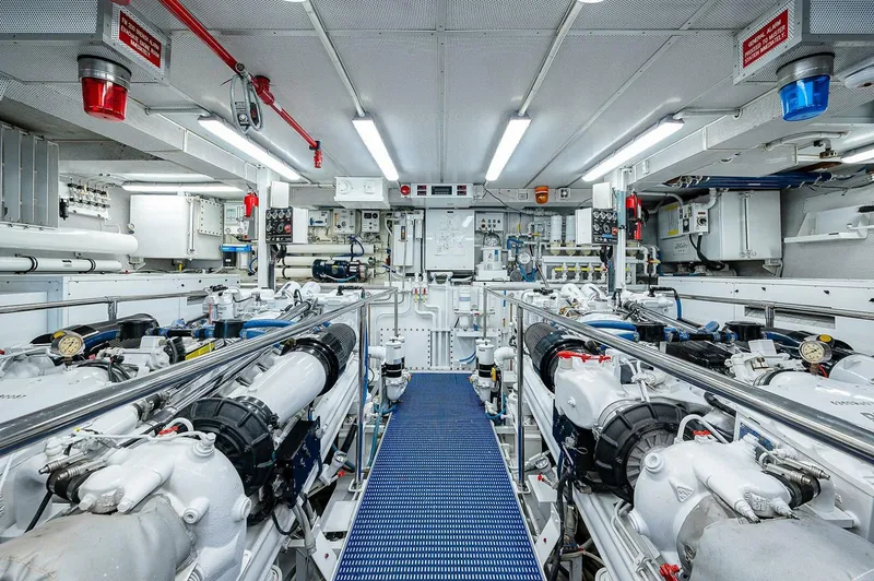 Slide: The Image of Christensen 141 Raised Pilothouse 2000 - 79